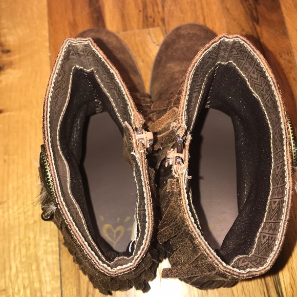 Booties - Picture 4 of 4